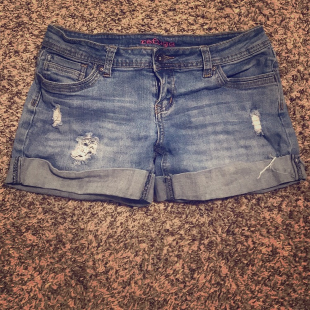 Refugee distressed denim shorts